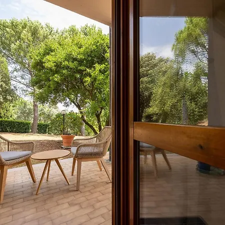 Degli Olivi Is Located In Villa *