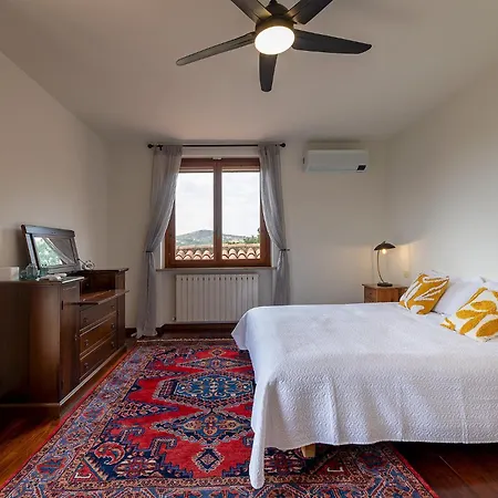 Degli Olivi Is Located In Villa *
